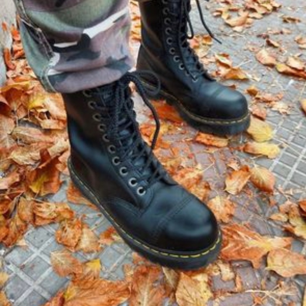 Dr Martens : BXB steel toe 10 eye boot - Picture 1 of 16